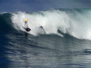 bodyboarding surfing wave