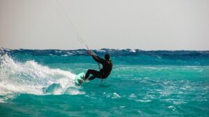 kite surfing, sport surfing